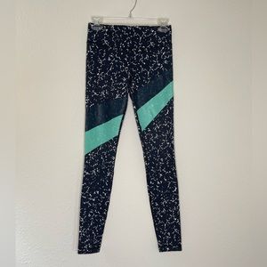 Under Armour Womens Mirror Marble Workout Leggings. Size Small. VGC